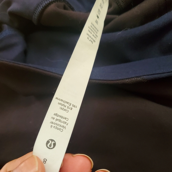 Lululemon Black and Blue Leggings Sz 8 Like New - Picture 3 of 15